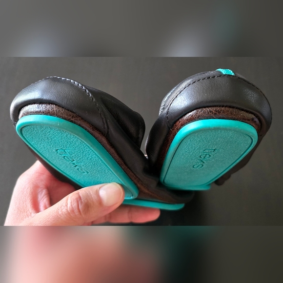 Tieks Matte Black Leather Flats size 8 - Picture 8 of 11